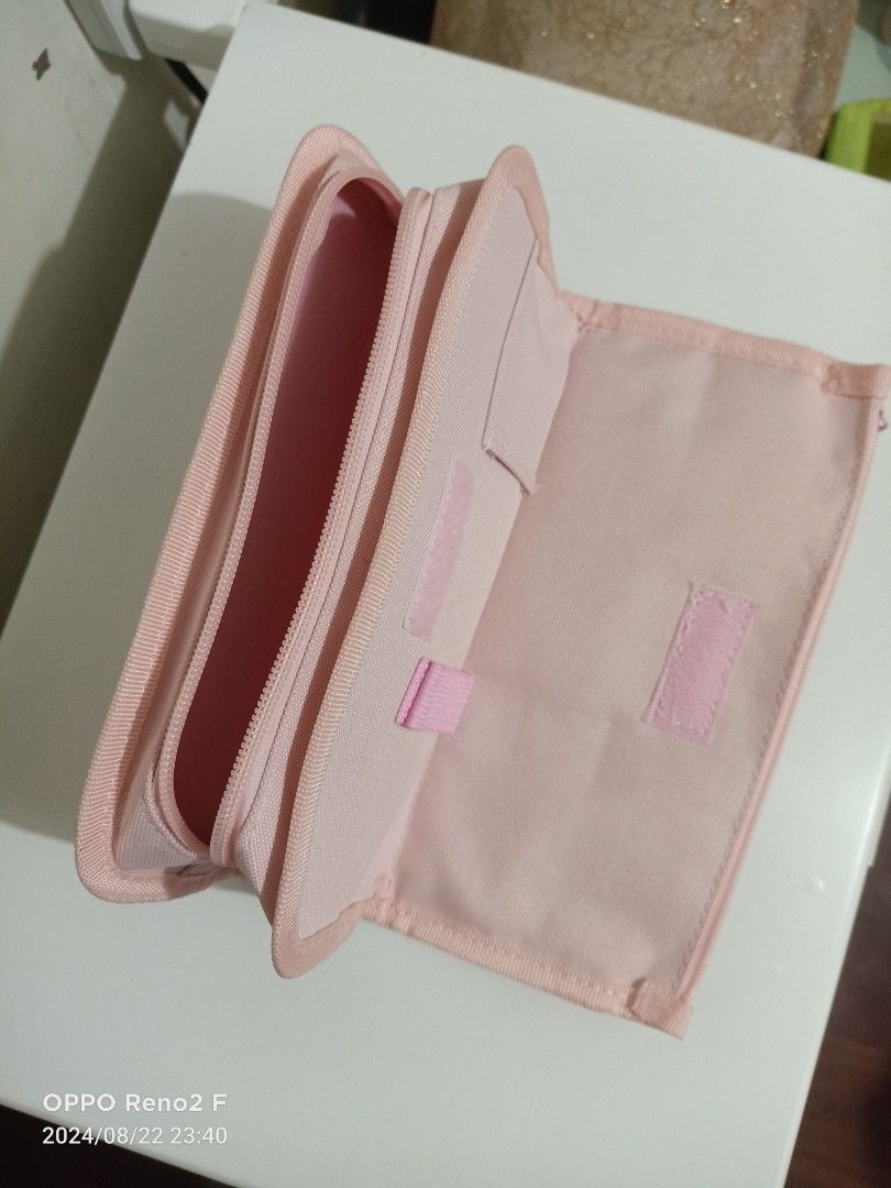 Shein, Peanuts & Frozen Pencil Case (Category: Babies & Kids Fashion) located in Quezon City. Submitted by uydaisy1979 (Listing ID 1321466994, Image 2). Description: .