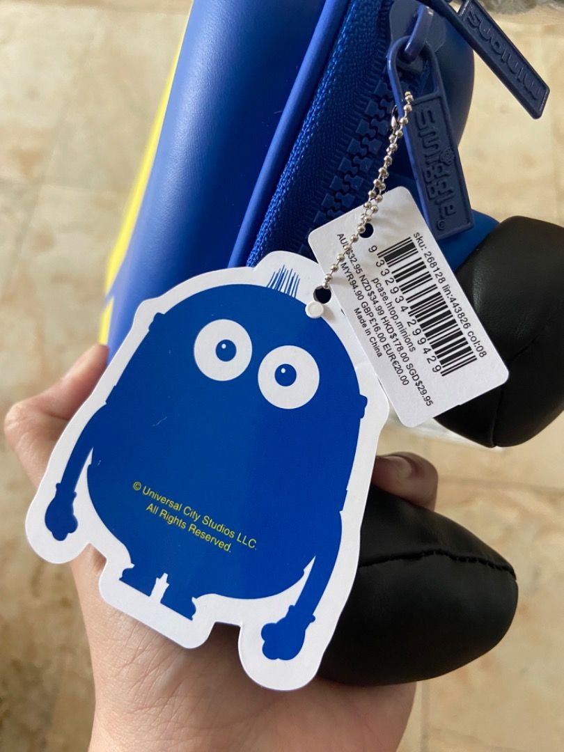 Smiggle minion hard top pencil case original (Category: Babies & Kids Fashion) located in Paranaque City. Submitted by sengloveima (Listing ID 1321444818, Image 3). Description: Please Message me via s.m.s. / v.i.b.e.r. For faster transactions .