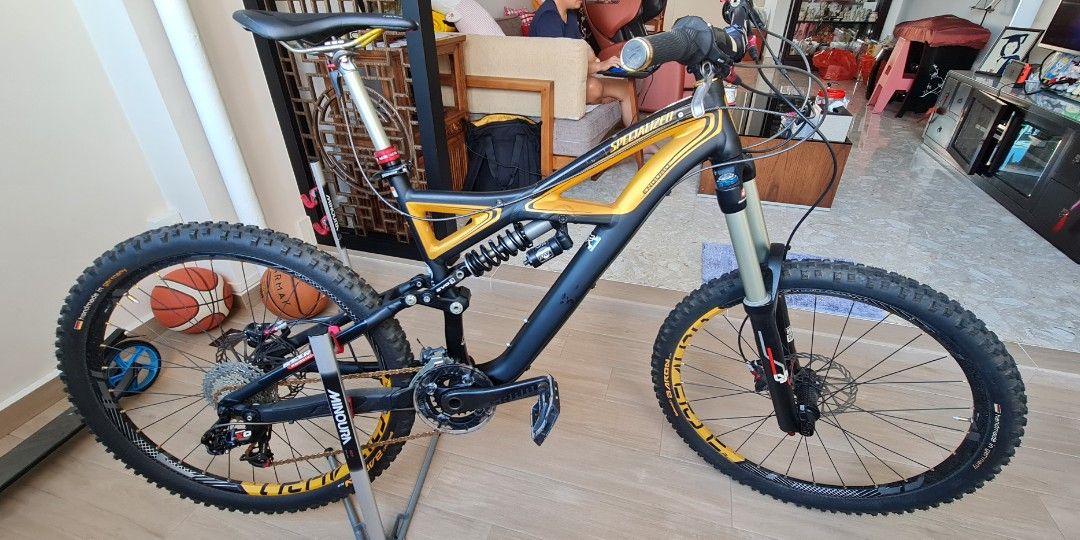 Specialized Enduro Expert Evo 2011 matt black gold Sports Equipment Bicycles Parts Bicycles on Carousell