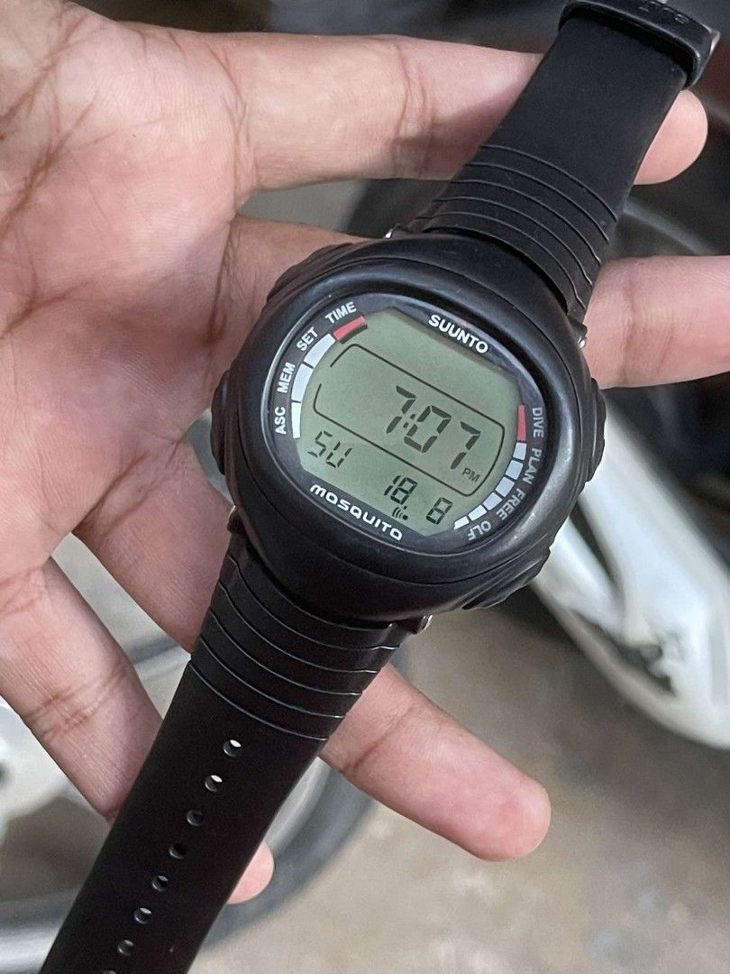 SUUNTO MOSQUITO Men s Fashion Watches Accessories Watches on Carousell