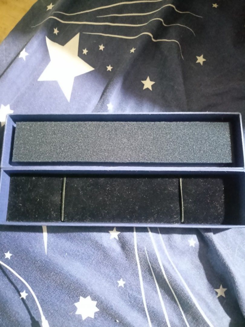 Swarovski Authentic Bracelet Container (BOX ONLY) (Category: Luxury Accessories) located in General Trias. Submitted by hanjishin (Listing ID 1321338669, Image 3). Description: Selling my Swarovski Box for ₱200 only (NO BRACELET INCLUDED, BOX ONLY !!!) mop - gcash mod - lalamove, direct j&t.