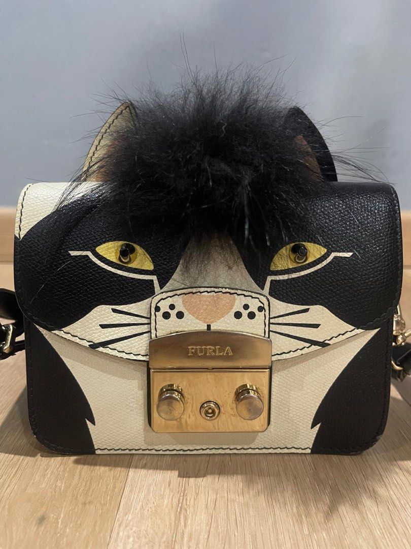 Tas Furla metropolis jungle cat mini crossbody bag Fesyen Wanita Tas Dompet di Carousell