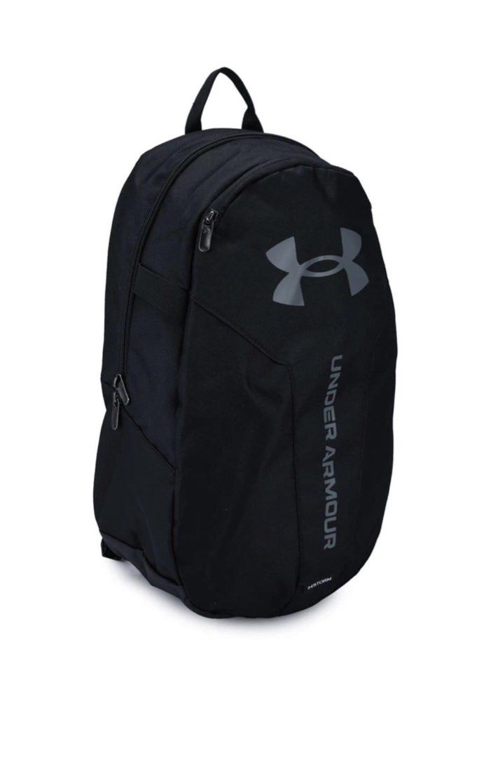 UnderArmour (Category: Backpacks) located in Talisay. Submitted by ihatecang (Listing ID 1321358388, Image 3). Description: Brandnew : Under Armour lite backpack *Color : Black *Dimensions When Full: 6.7”W x 18.5”H x 12.2”L *Volume: 26.5 L *Mall/Original Price : 2,195.