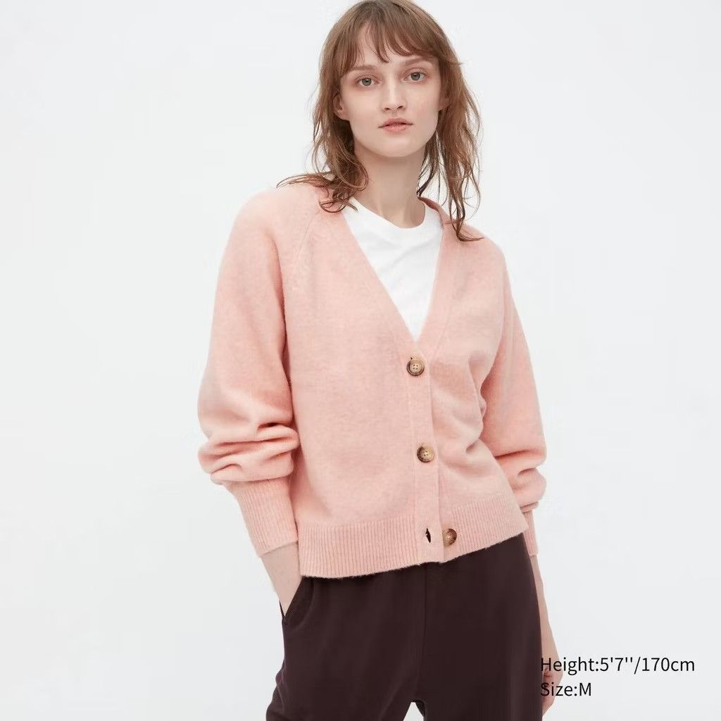 UNIQLO Cardigan Light Souffle Yarn Long Sleeve Crop Pink, Fesyen