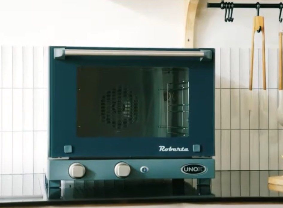 Unox Roberta Oven (Category: Bakeware) located in Manila. Submitted by aiannah01 (Listing ID 1321401734, Image 2). Description: Brand new Unox Roberta. Cash price only. With 1 year warranty. Location of showroom, San Juan city. Electric type. 3 tray capacity .