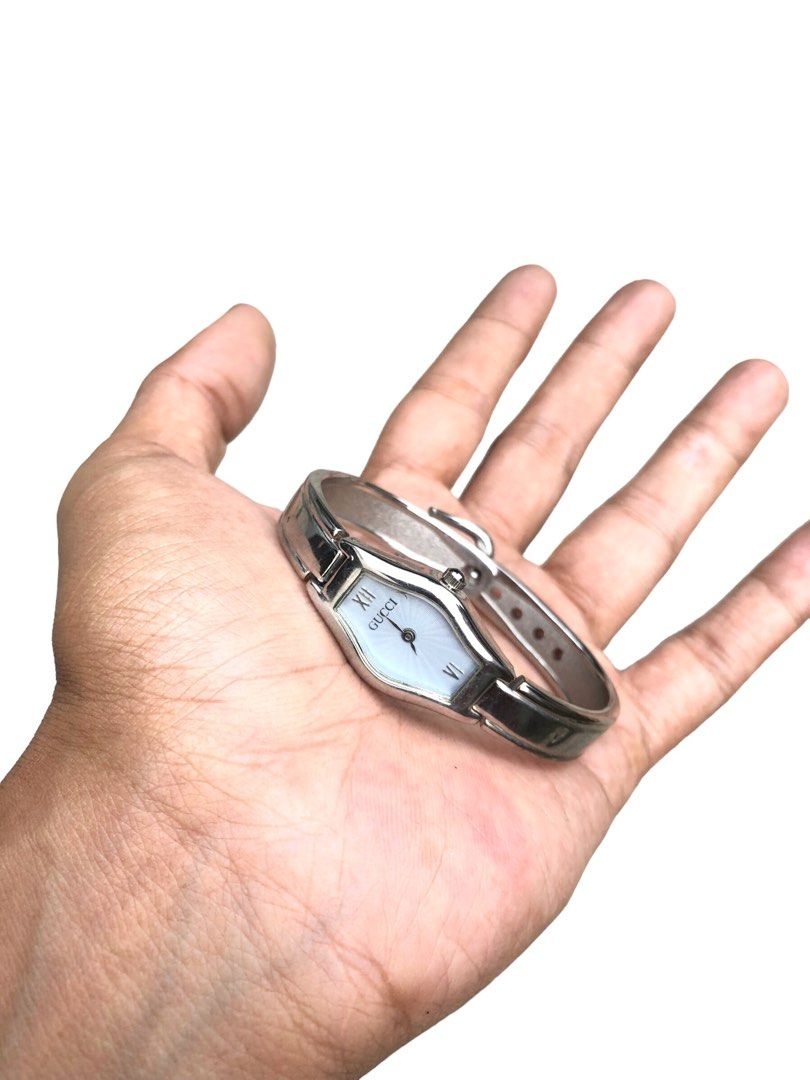 Gucci quartz watch 90001 store