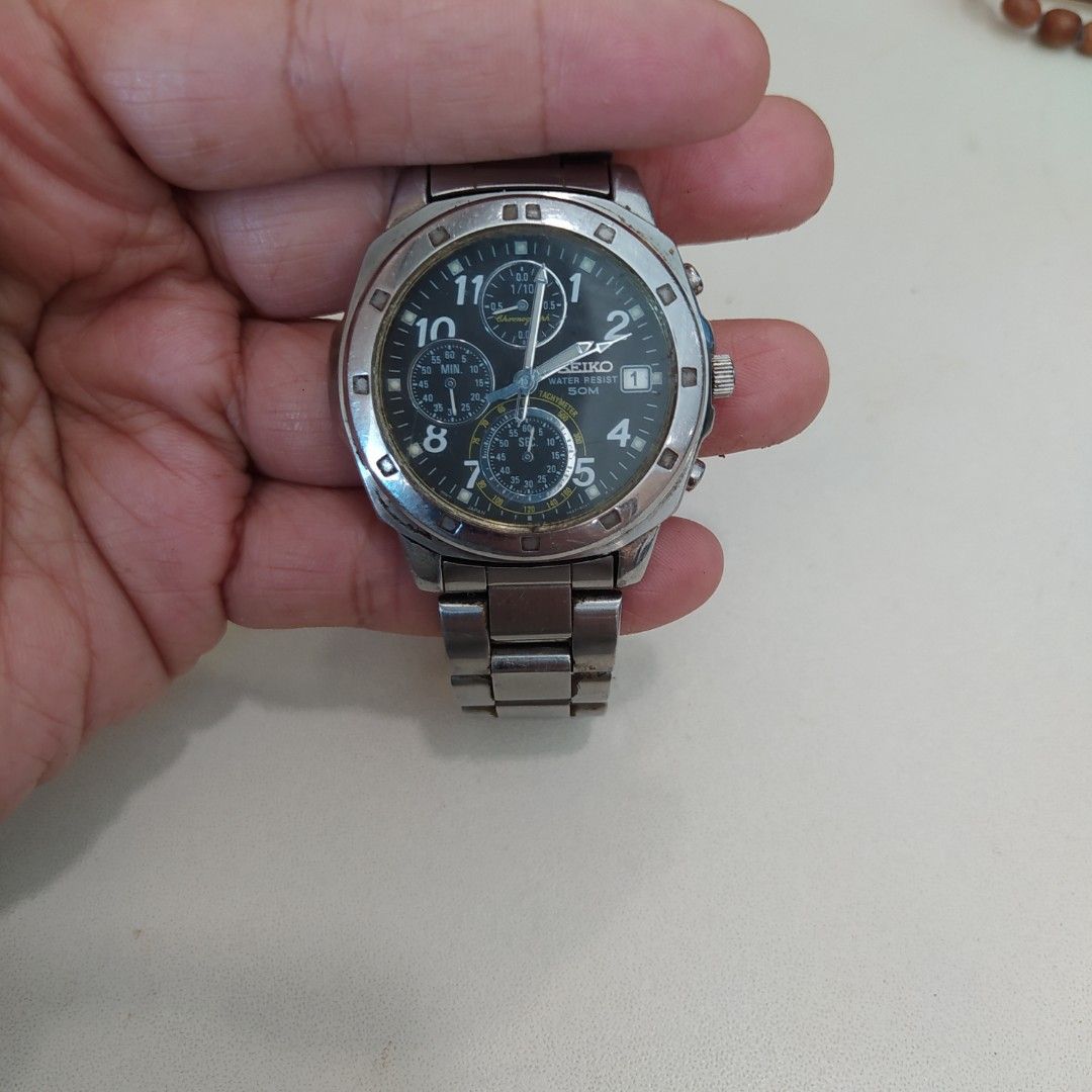 Vintage SEIKO chronograph watch (Category: Men's Watches) located in Manila. Submitted by purediamond888 (Listing ID 1321457033, Image 2). Description: vintage SEIKO chronograph watch fresh and good condition.