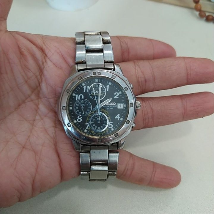 Vintage SEIKO chronograph watch (Category: Men's Watches) located in Manila. Submitted by purediamond888 (Listing ID 1321457033, Image 1). Description: vintage SEIKO chronograph watch fresh and good condition.
