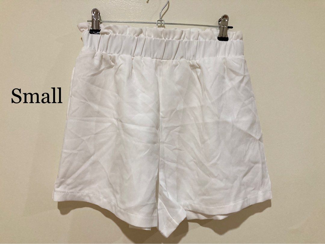 White Highwaist Shorts (Category: Shorts) located in Paranaque City. Submitted by expectmore.payless (Listing ID 1321371435, Image 3). Description: .