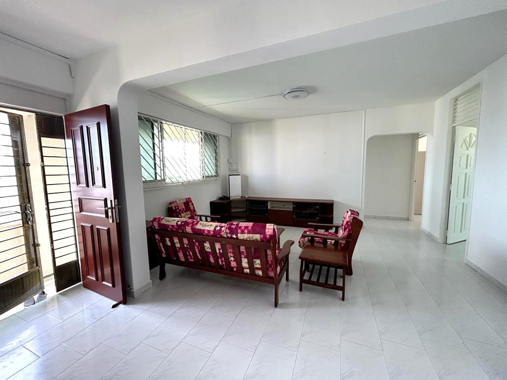 (Category: ) located in . Submitted by agent007sg (Listing ID 1321392016, Image 1). Description: .
