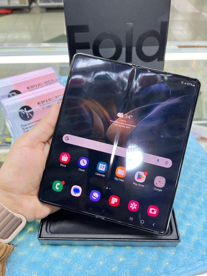 Z Fold 4 (Category: Samsung) located in Pasig City. Submitted by abrodin19823279 (Listing ID 1321369969, Image 2). Description: 256 GB/ 16 GB Ram NTC approved Dual sim Comes with same serial box.