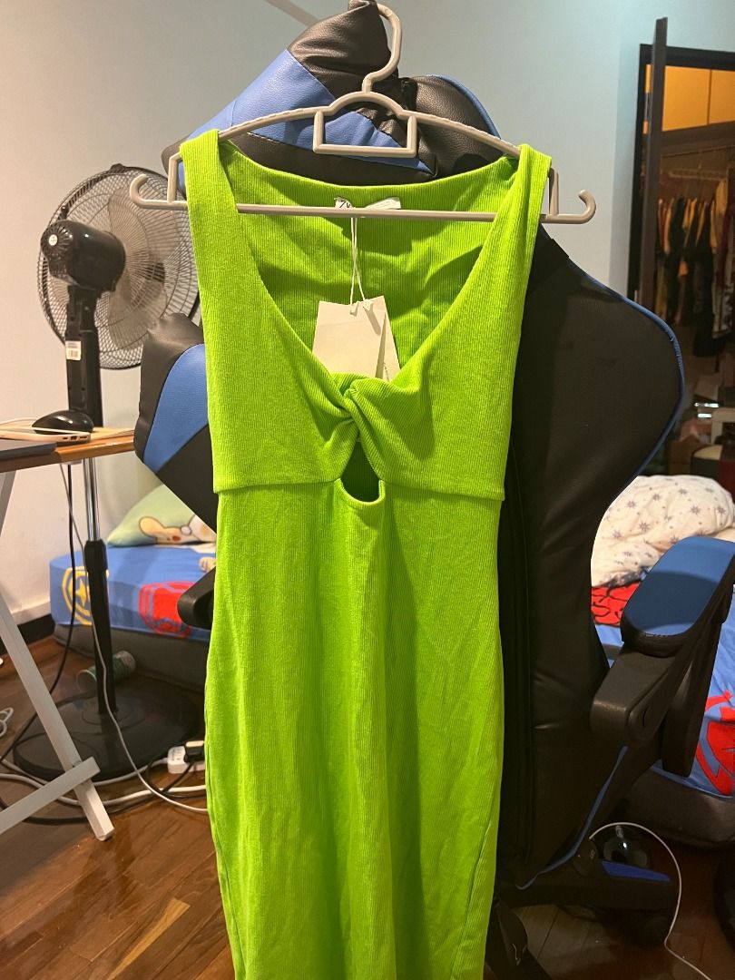 Zara Twist Midi Dress Never wear, Women's Fashion, Dresses & Sets, Dresses  on Carousell