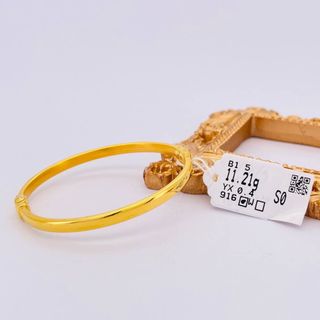 (Category: ) located in . Submitted by authenticsellerjewellery (Listing ID 1321509492, Image 1). Description: .