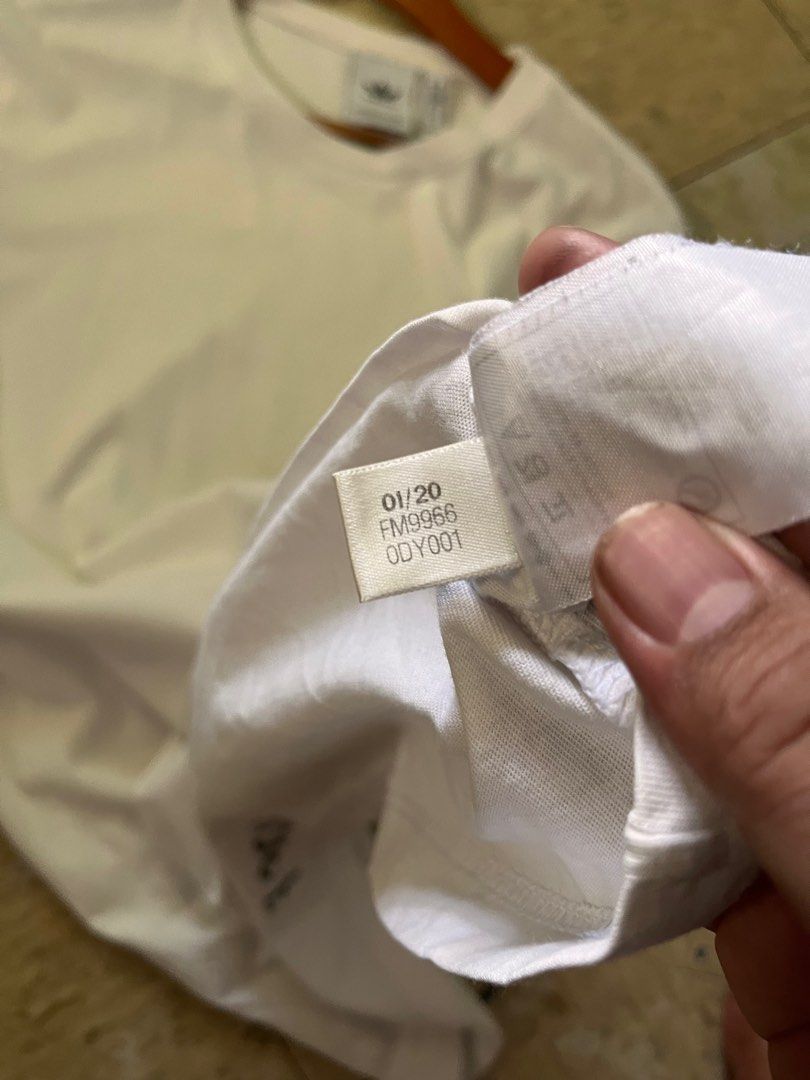 Adi trefoil essential tee (Category: Tshirts & Polo Shirts ) located in Quezon City. Submitted by charddaddy (Listing ID 1321514610, Image 3). Description: Medium-semi large fit 28x20 Excellent condition Needs wash.