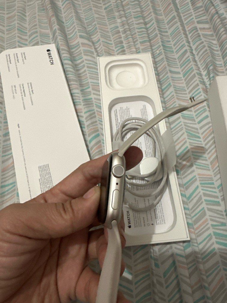 Apple Watch Series 9 45mm starlight (Category: Wearables & Smart Watches) located in Quezon City. Submitted by rodenluvsbing (Listing ID 1321577766, Image 3). Description: Just bought it this year. 2024.
