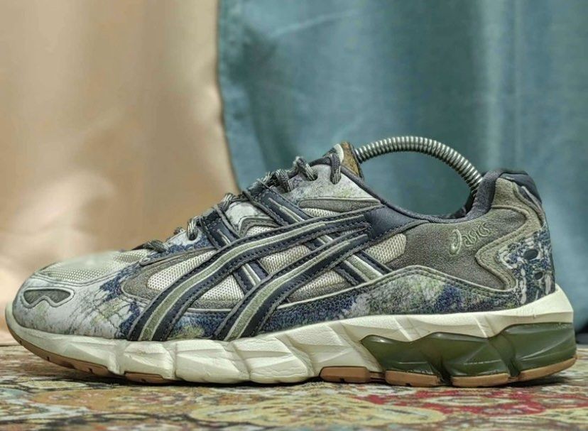 Asics camo sneakers top