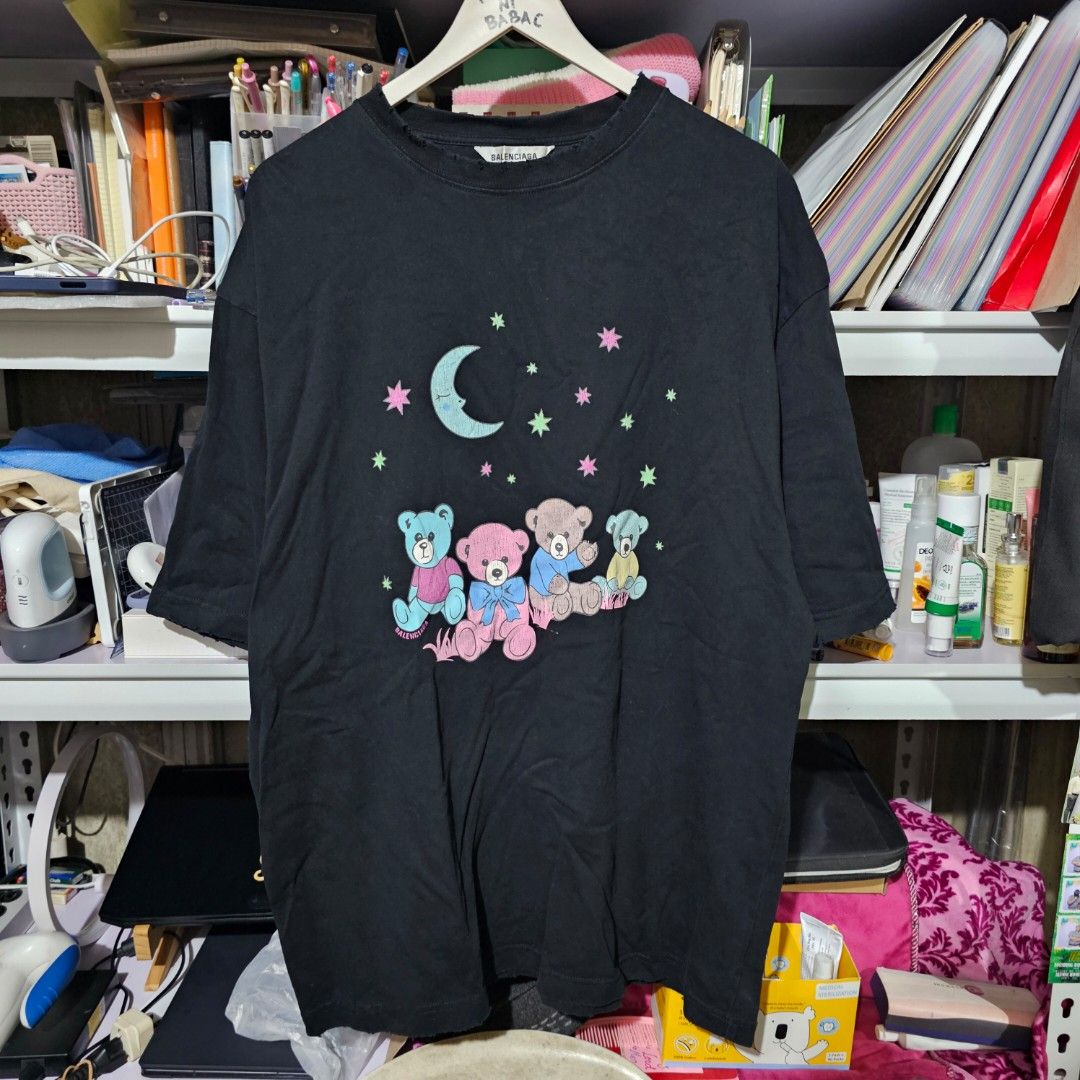 Balenciaga Love Bear (Category: Luxury Apparel) located in Kibawe. Submitted by Thrift_ni_Babac (Listing ID 1321576787, Image 2). Description: For Sale Balenciaga Oversized Love Bear Small on tag Distress Design 24Wx30L Color rate: 9.0/10 Issue: Crack Prints As seen on photos 899 plus sf only.