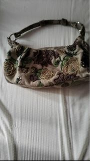 (Category: ) located in . Submitted by juliequeen (Listing ID 1321636414, Image 1). Description: .
