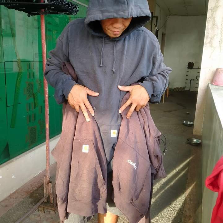 Carhartt jacket and pants Aspack Men s Fashion Coats Jackets and Outerwear on Carousell