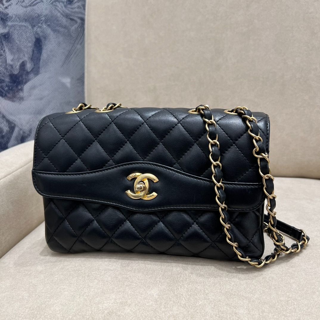 Chanel Coco Vintage Flap Bag in Black GHW