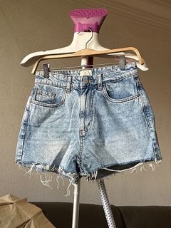 (Category: ) located in . Submitted by nikkkai (Listing ID 1321531924, Image 1). Description: .