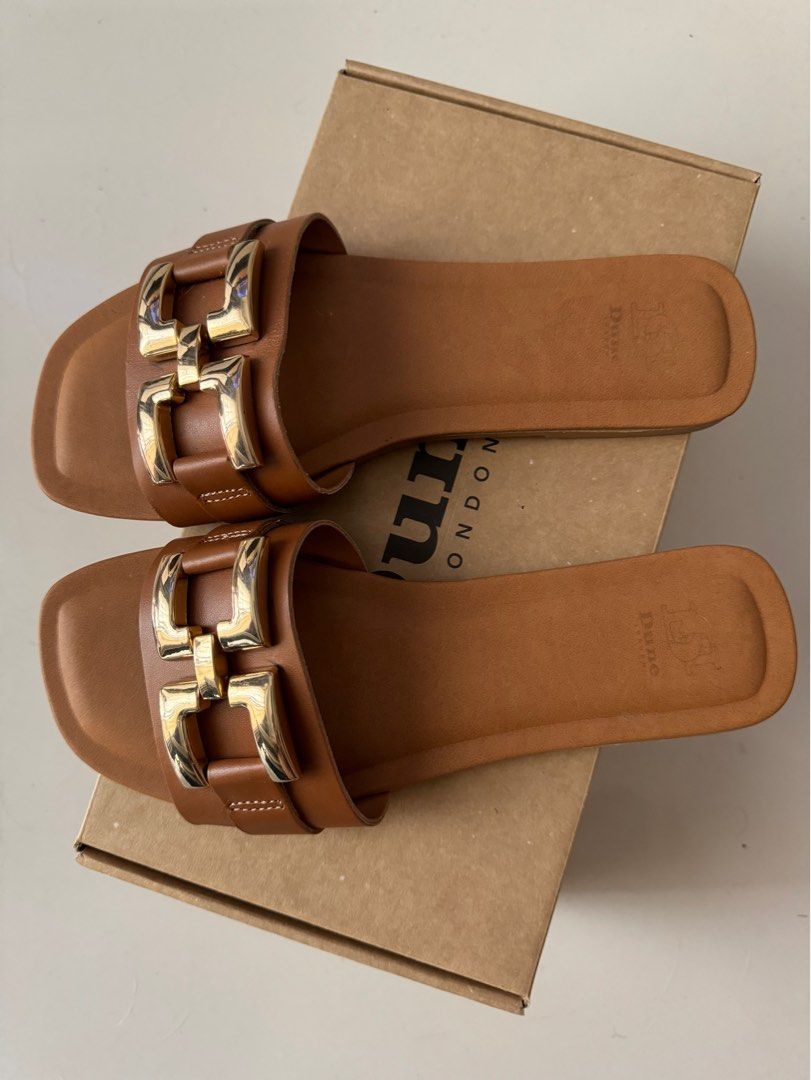 Dune (London) Lonnie Flats (Category: Flats & Sandals) located in Pasig City. Submitted by litlabels (Listing ID 1321520368, Image 1). Description: Size 36 Used 2x only RFS: do not fit me well Original price: P3,950 Selling for P2,500 negotiable .