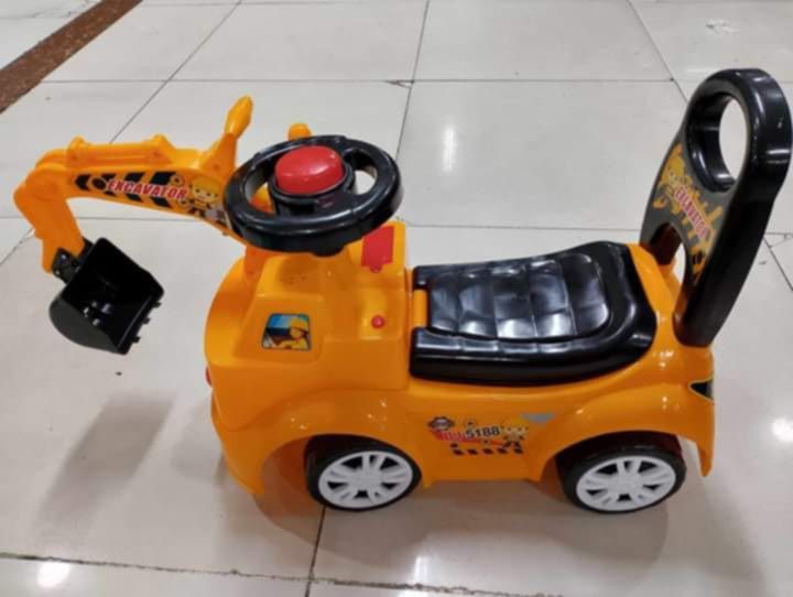 Excavator (Category: Construction Tools & Equipment) located in Manila. Submitted by bongsy999mall (Listing ID 1321537985, Image 1). Description: .