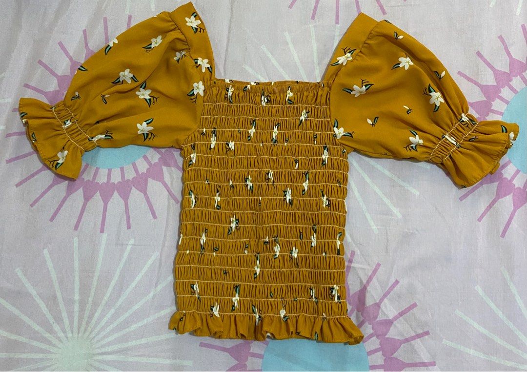 Floral puffed sleeves/off shoulder top (Category: Blouses) located in Manila. Submitted by kt___. (Listing ID 1321564218, Image 1). Description: Rfs: Decluttering.