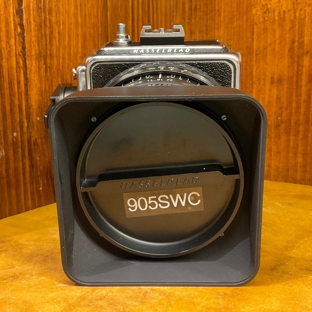 Hasselblad 905 SWC W/CFi 38mm (1ASH10205-C) With Box Finder
