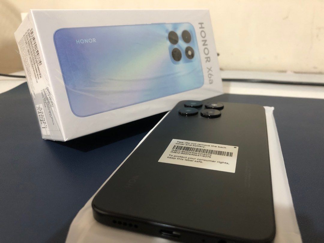 Honor X6a (Category: Android Others) located in Caloocan City. Submitted by Andie_CheapSales (Listing ID 1321619992, Image 3). Description: ❗️**BRAND NEW HONOR X6A**❗️ ✅Brand New [Complete Packaging] ✅Colors: Sky Silver & Midnight Black ✅DUAL Sim ✅Back Camera: 50 MP camera, Triple Back Camera ✅Front Camera: 5 MP Camera ✅Battery Capacity: 5200 mAh ✅ROM: 128GB ✅RAM: 4GB 📌Naka lock sa Globe. 📌P5,999/PC ONLY!! 📌FREE Case 📩PM for orders! Tig-isang