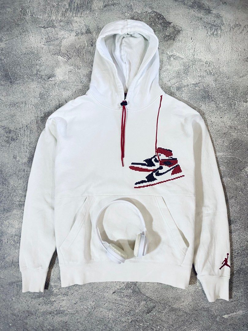 Hoodie air jordan, Fesyen Pria, Pakaian Baju Luaran di Carousell