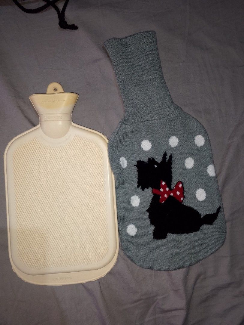 Hot and cold compress rubber container (Category: Health Monitors & Weighing Scales) located in Cainta. Submitted by allauthenticbymj (Listing ID 1321544999, Image 3). Description: rubber hot and cold compress never used stored only.