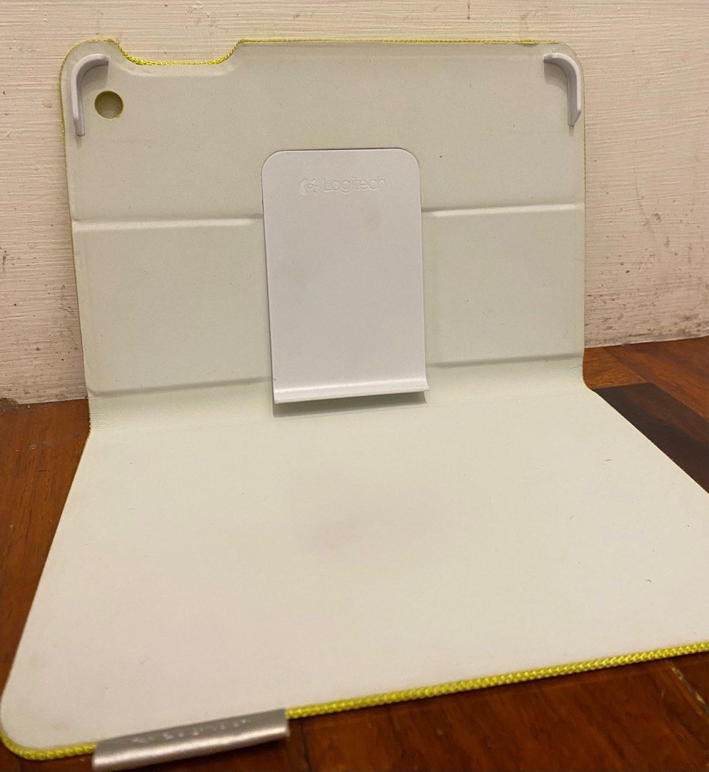Ipad Mini Case (Category: Cases & Sleeves) located in Muntinlupa City. Submitted by mj.finds (Listing ID 1321575746, Image 2). Description: ipad mini case authentic logitech folio water repellant casing lime green P350 .