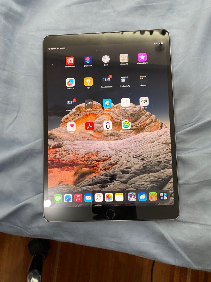 Ipad pro 10.5 + cellular (Category: iPad) located in Marikina City. Submitted by natsirtmt (Listing ID 1321646220, Image 2). Description: .
