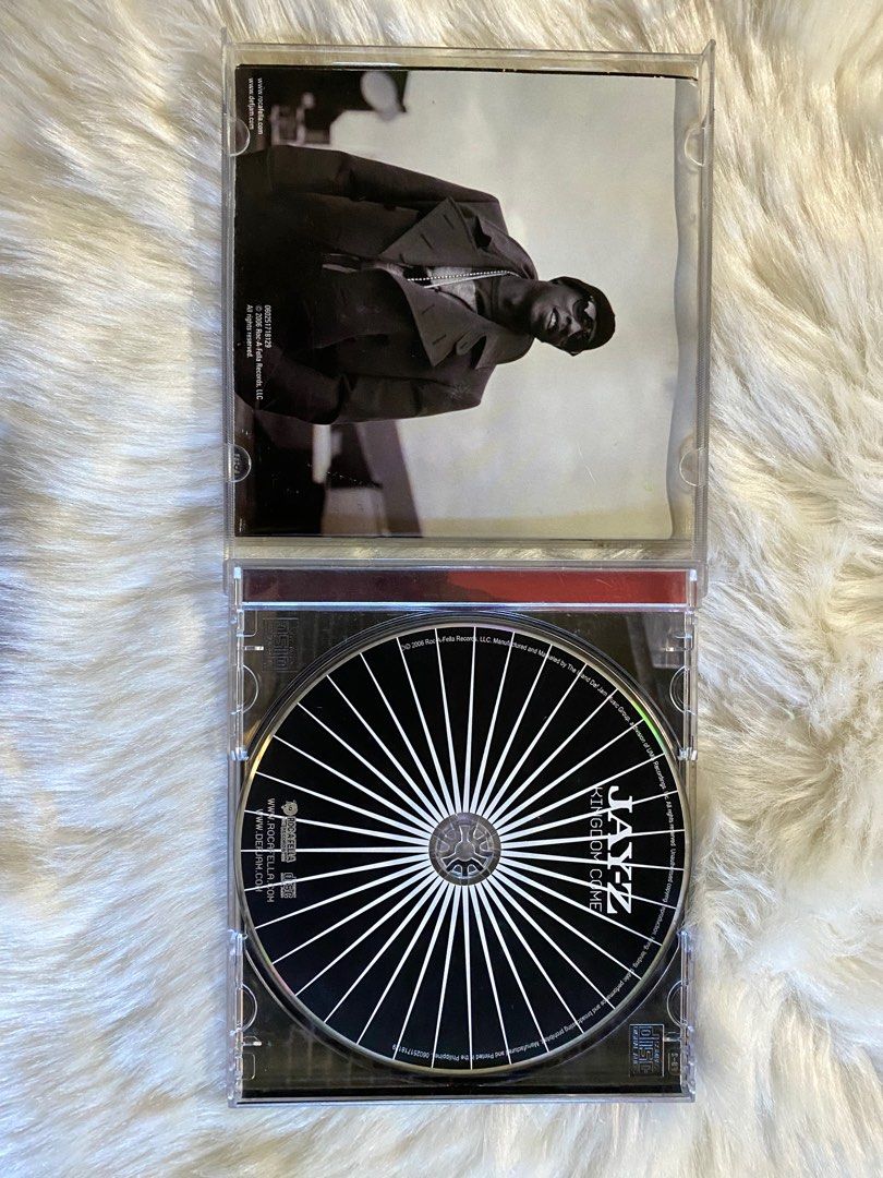 JAY-Z ( KINGDOM COME) (Category: Vinyls) located in Cavite. Submitted by cleanupsale20 (Listing ID 1321516398, Image 3). Description: Issue: Scratch on case.