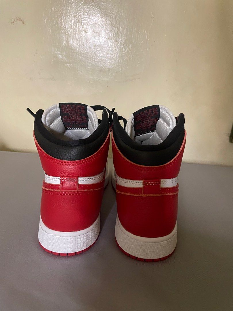 Jordan 1 Retro High OG Heritage (Category: Sneakers) located in Malabon City. Submitted by krishaaec (Listing ID 1321629733, Image 3). Description: Jordan 1 High OG Heritage 6Y • natanggal lang yung extra laces sa pagka attach but never used and included pa rin. RFS: was a gift buy niyo na plss :((( .