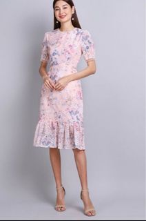 (Category: ) located in . Submitted by burstingwardrobe (Listing ID 1321624218, Image 1). Description: .