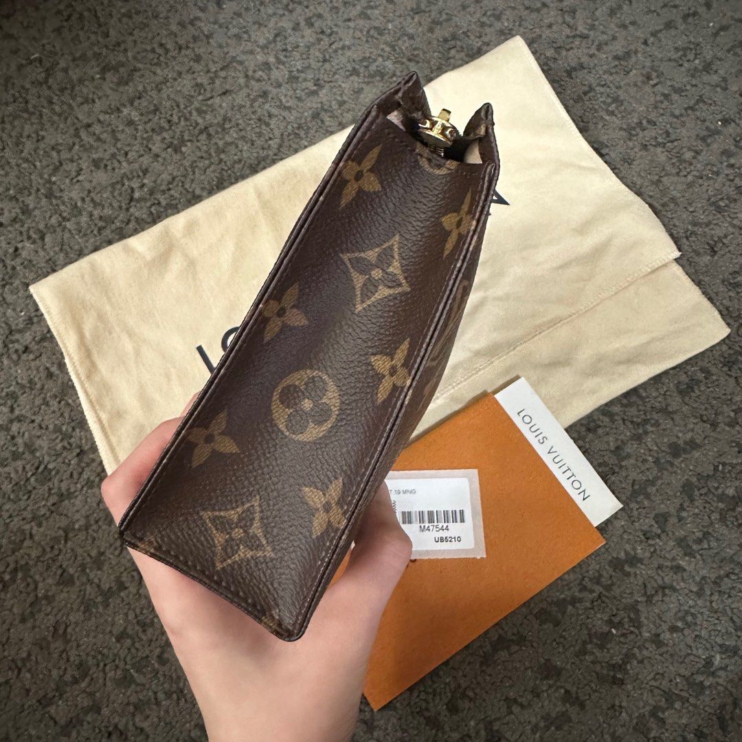 LV Toiletry 19 M47544