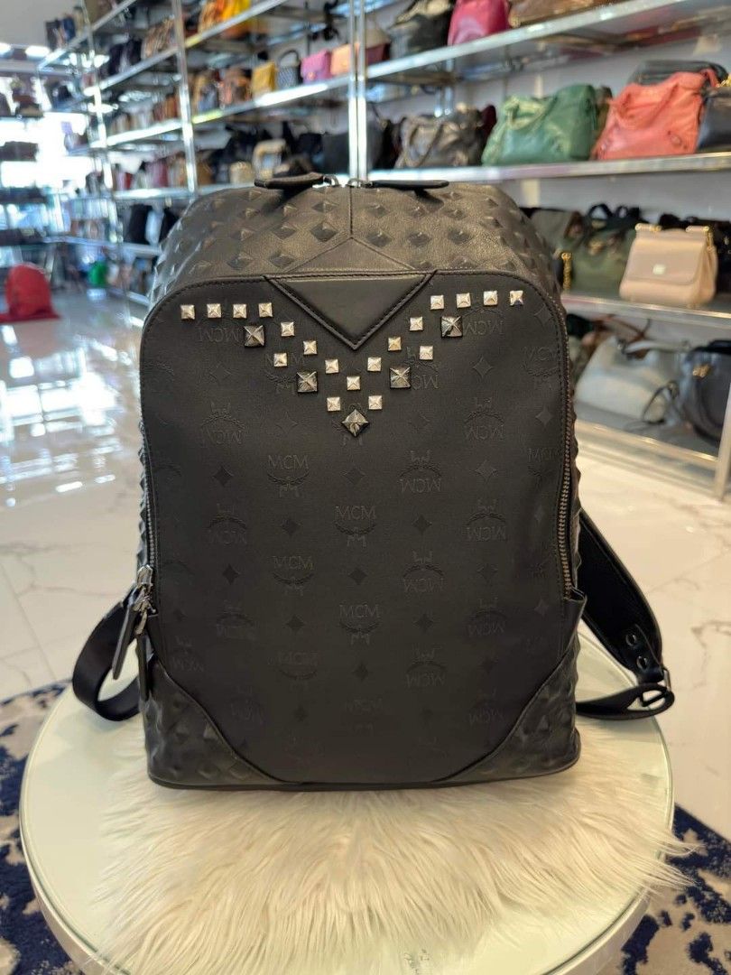 💯MCM bagPack "Large" (Category: Luxury Bags & Wallets) located in General Santos City (Dadiangas). Submitted by braverabbit.67 (Listing ID 1321641746, Image 2). Description: Legit!!😱💯💯 MCM bagpack Large in very Good Condition ‼️𝗦𝘂𝗿𝗲 𝗯𝘂𝘆𝗲𝗿 𝗺𝗮𝘆 𝗿𝗲𝗾𝘂𝗲𝗦𝘁 𝗺𝗼𝗿𝗲 𝗱𝗲𝘁𝗮𝗶𝗹𝗲𝗱 𝗽𝗶𝗰𝗦📸📸.