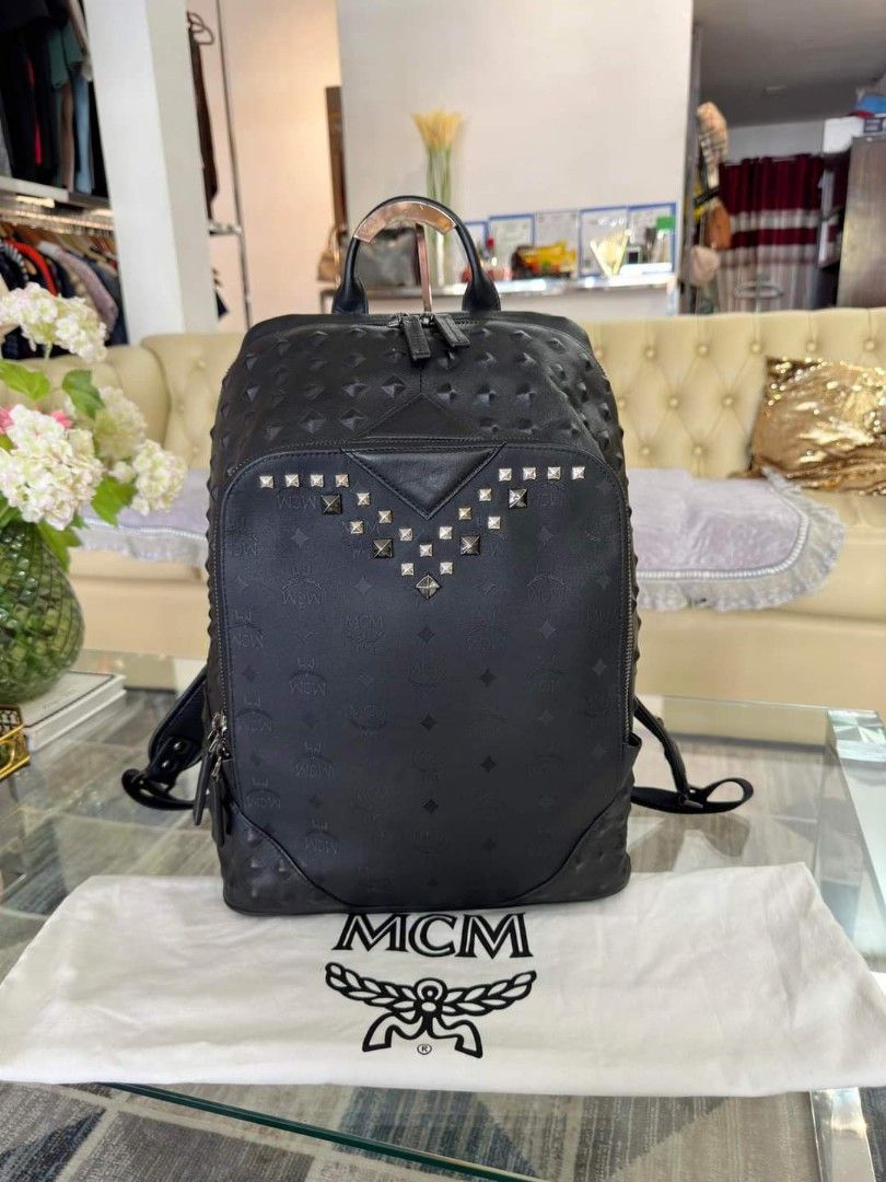 💯MCM bagPack "Large" (Category: Luxury Bags & Wallets) located in General Santos City (Dadiangas). Submitted by braverabbit.67 (Listing ID 1321641746, Image 1). Description: Legit!!😱💯💯 MCM bagpack Large in very Good Condition ‼️𝗦𝘂𝗿𝗲 𝗯𝘂𝘆𝗲𝗿 𝗺𝗮𝘆 𝗿𝗲𝗾𝘂𝗲𝗦𝘁 𝗺𝗼𝗿𝗲 𝗱𝗲𝘁𝗮𝗶𝗹𝗲𝗱 𝗽𝗶𝗰𝗦📸📸.