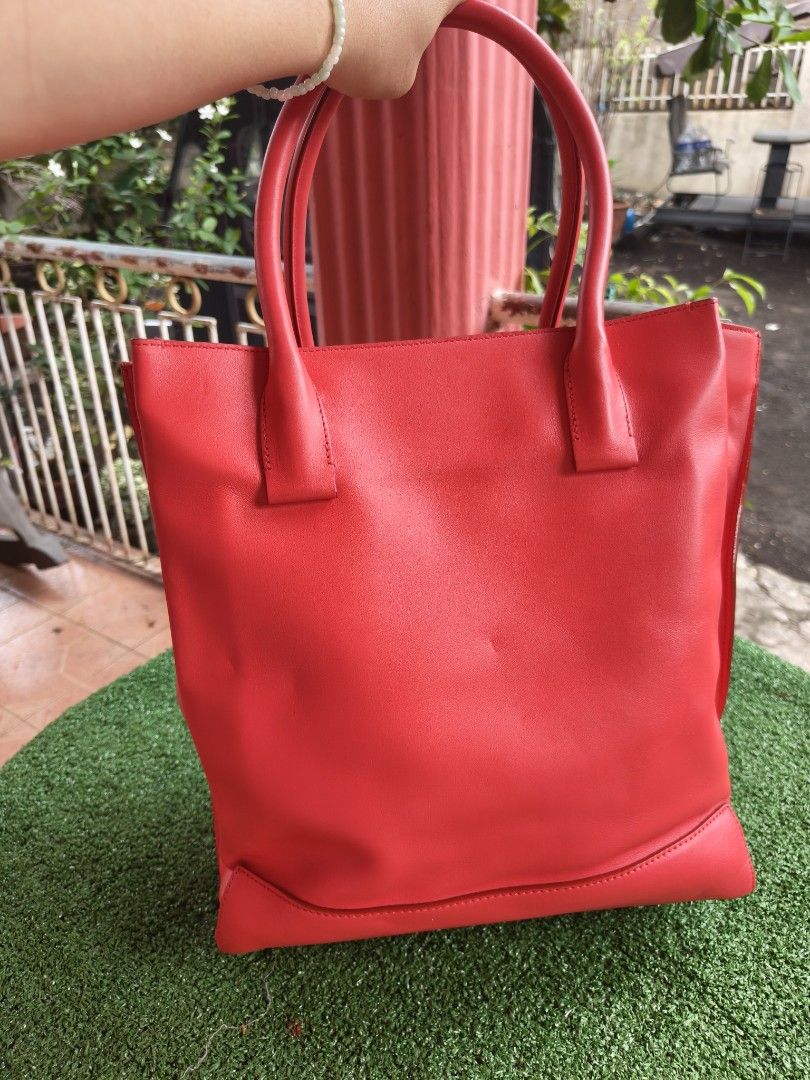 Mulberry (Category: Luxury Bags & Wallets) located in Batangas. Submitted by venus232nd (Listing ID 1321487257, Image 3). Description: mulberry authentic.