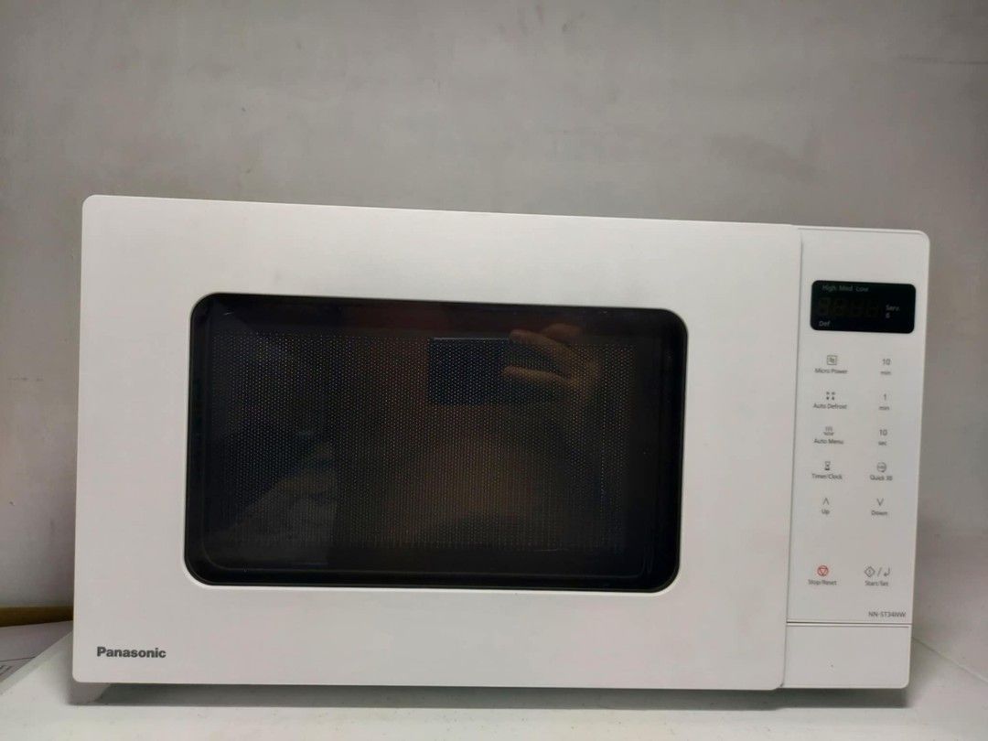 Panasonic Microwave Oven (Category: Ovens & Toasters) located in Taytay. Submitted by mikz_1303 (Listing ID 1321619428, Image 1). Description: Panasonic Microwave Oven Australian mall pull out used as display unit model:NN-ST34NW 23L box no issue open box only for testing and picture mall price 12K 220V Pm me for more info....