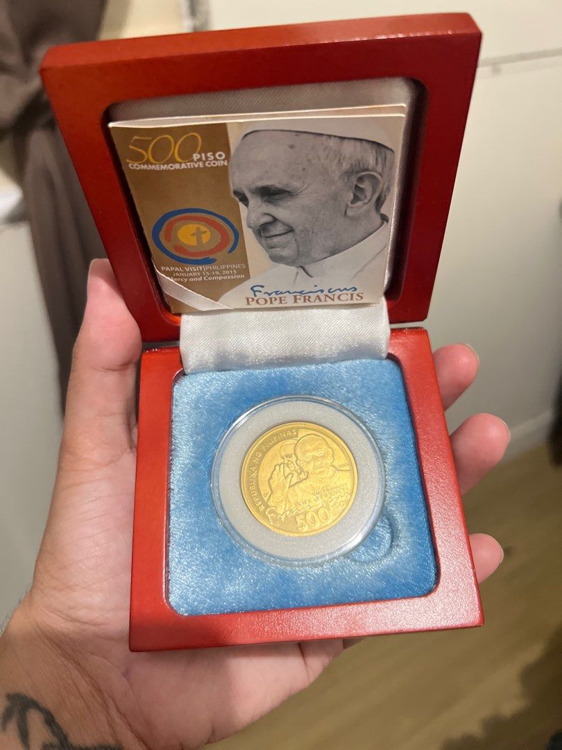 Pope Francis - Commemorative 500 Coin (Category: Currency) located in Mandaluyong City. Submitted by kimauricio (Listing ID 1321577684, Image 1). Description: Limited Edition Pope Francis 500 pesos coin .