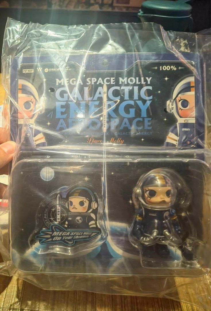 Popmart MEGA Space Molly Galactic Energy Aerospace 100