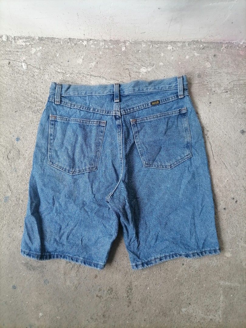 Rustler Jorts (Category: Shorts) located in Cavite. Submitted by peter412 (Listing ID 1321563310, Image 3). Description: 32 by 20.
