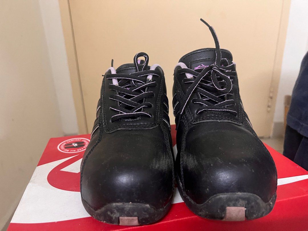 Safety Shoes House Brand