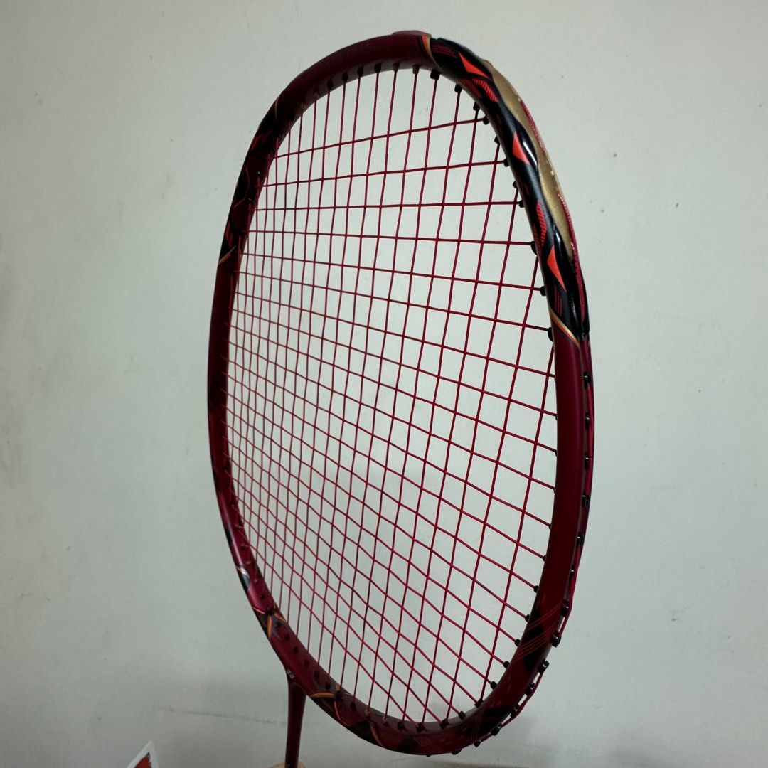 Yonex Voltric 80 E-Tune (VT80) 羽毛球拍, 運動產品, 運動與 Yonex Voltric 80 E-Tune (VT80) 羽毛球拍, 運動產品, 運動與