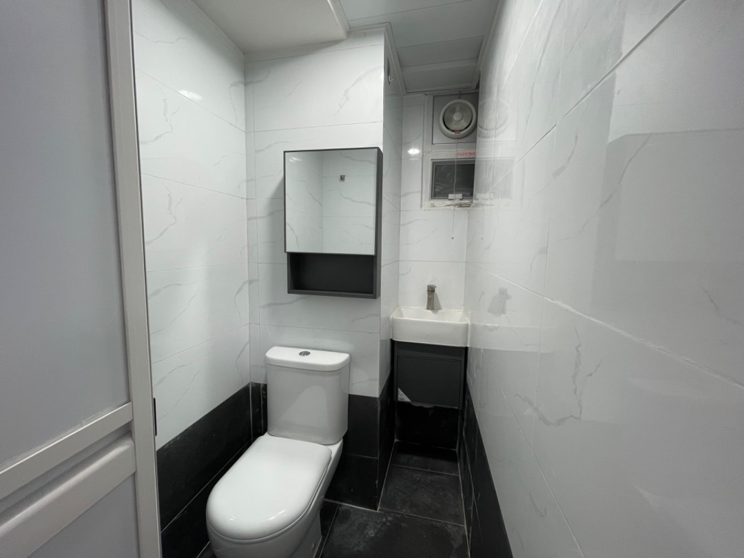 Yau Tong, Wah Fai Industrial Building, 380 sq.ft., 2-minute walk to MTR station, brand new renovation series. With window, toilet, water heater, smart password lock, and Wi-Fi, HK$7,500.  
Wah Fai Industrial Building, 380 sq.ft., 2-minute walk to MTR station, brand new renovation series. With window, toilet, water heater, smart password lock, and Wi-Fi. Current rent: 7.5K63437905799810113
