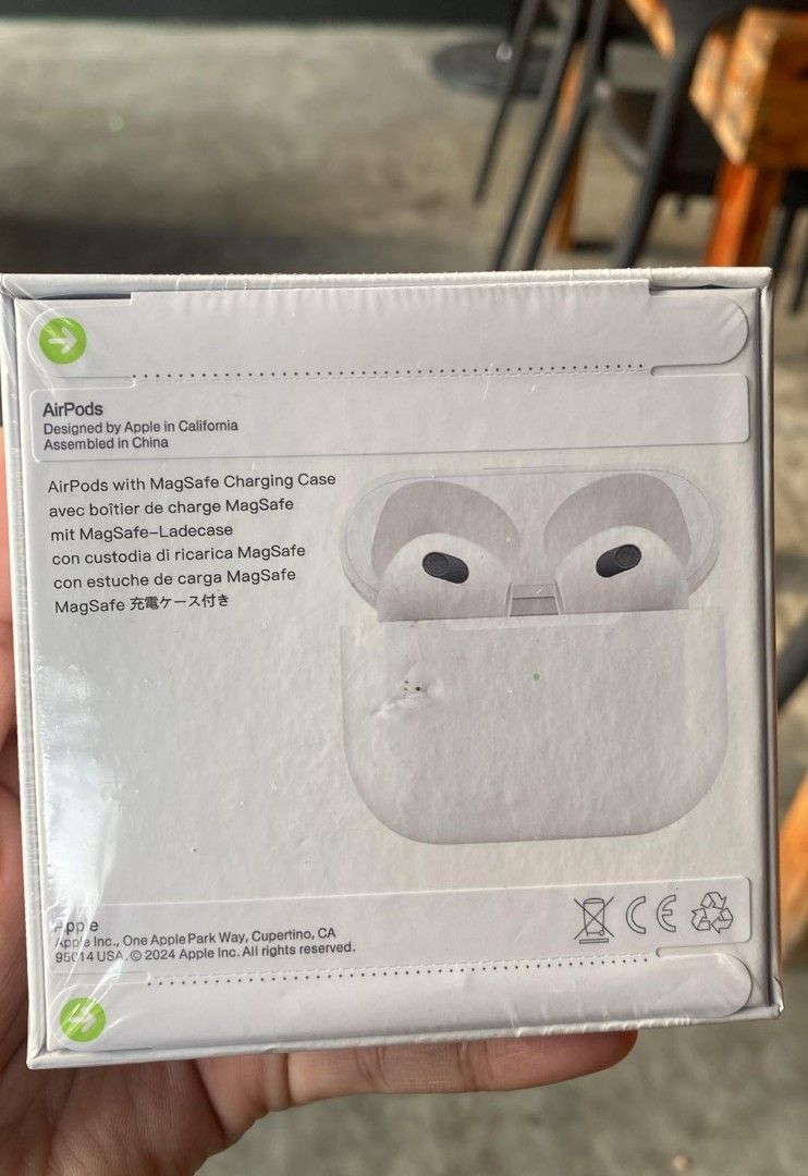 🍎 airpods 3rd generation (Category: Headphones & Headsets) located in Manila. Submitted by pricious (Listing ID 1321743664, Image 2). Description: .