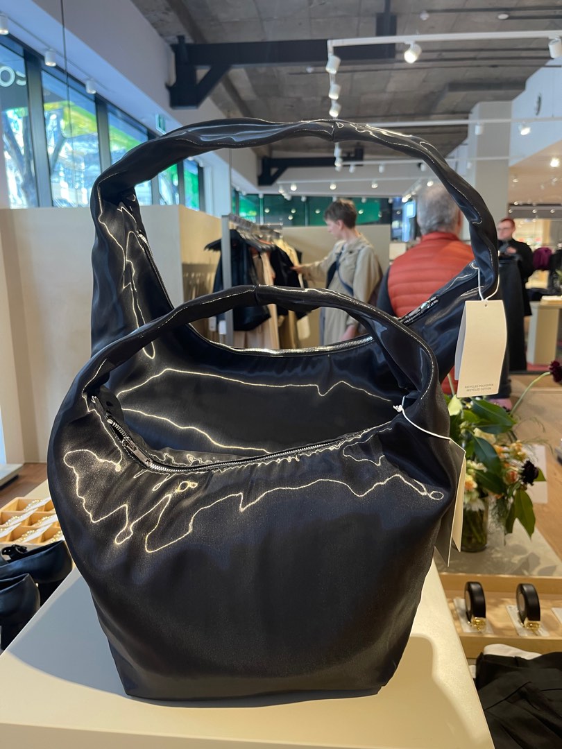 🇦🇺 COS Sling High Shine Shoulder Bag, Women's Fashion 🇦🇺 COS Sling High Shine Shoulder Bag, Women's Fashion